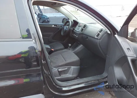2010 Volkswagen Tiguan S из США, поврежденный, VIN WVGAV7AX9AW523778
